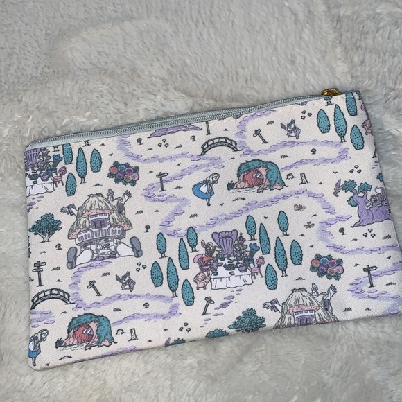 Disney Alice in wonderland zip small cosmetic case - Picture 2 of 4